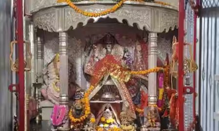 नि:संतान दम्पतियों को यहां फर्श पर सोने से मिलता है संतान सुख 