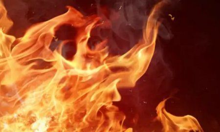 बिलासपुर में आग की चपेट में आया तीन मंजिला भवन