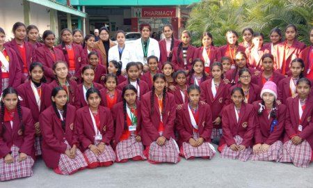 शैक्षणिक भ्रमण के चलते स्कूली छात्रों ने निहारा फोर्टिस हॉस्पिटल कांगड़ा, जरूरी जानकारियां की हांसिल