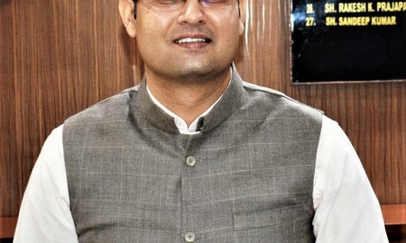 ई-श्रम पोर्टल पर पंजीकृत श्रमिकों के बनाए जाएंगे राशन कार्ड : उपायुक्त 