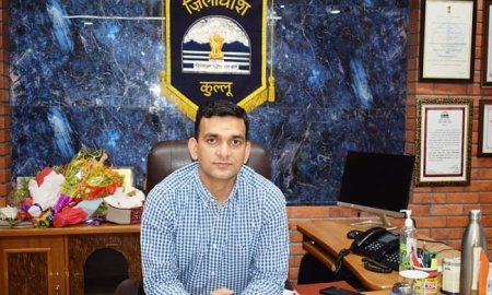 कुल्लू जिला के चारों विधानसभा क्षेत्रों में मतदाताओं को ईवीएम तथा वीवीपैट के प्रयोग के बारे में किया जाएगा जागरूक: उपायुक्त 