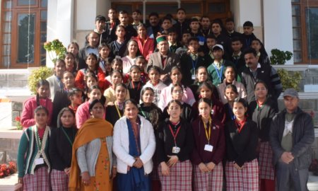 सिहूंता स्कूल के बच्चों ने देखा विधान सभा सत्र का संचालन , कुलदीप सिंह पठानिया से की मुलाक़ात