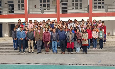 एमसीएम डीएवी कॉलेज कांगड़ा में भौतिक विज्ञान के लिए विशिष्ट व्याख्यान का आयोजन