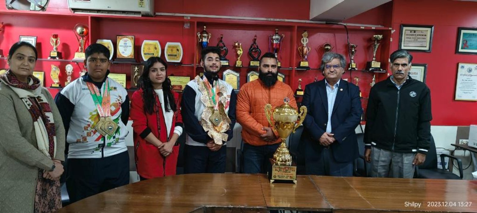 जीजीडीएसडी कॉलेज पालमपुर के छात्र अभिनव ने अंतरराष्ट्रीय पावर लिफ्टिंग स्पर्धा में जीता स्वर्ण और रजत पदक