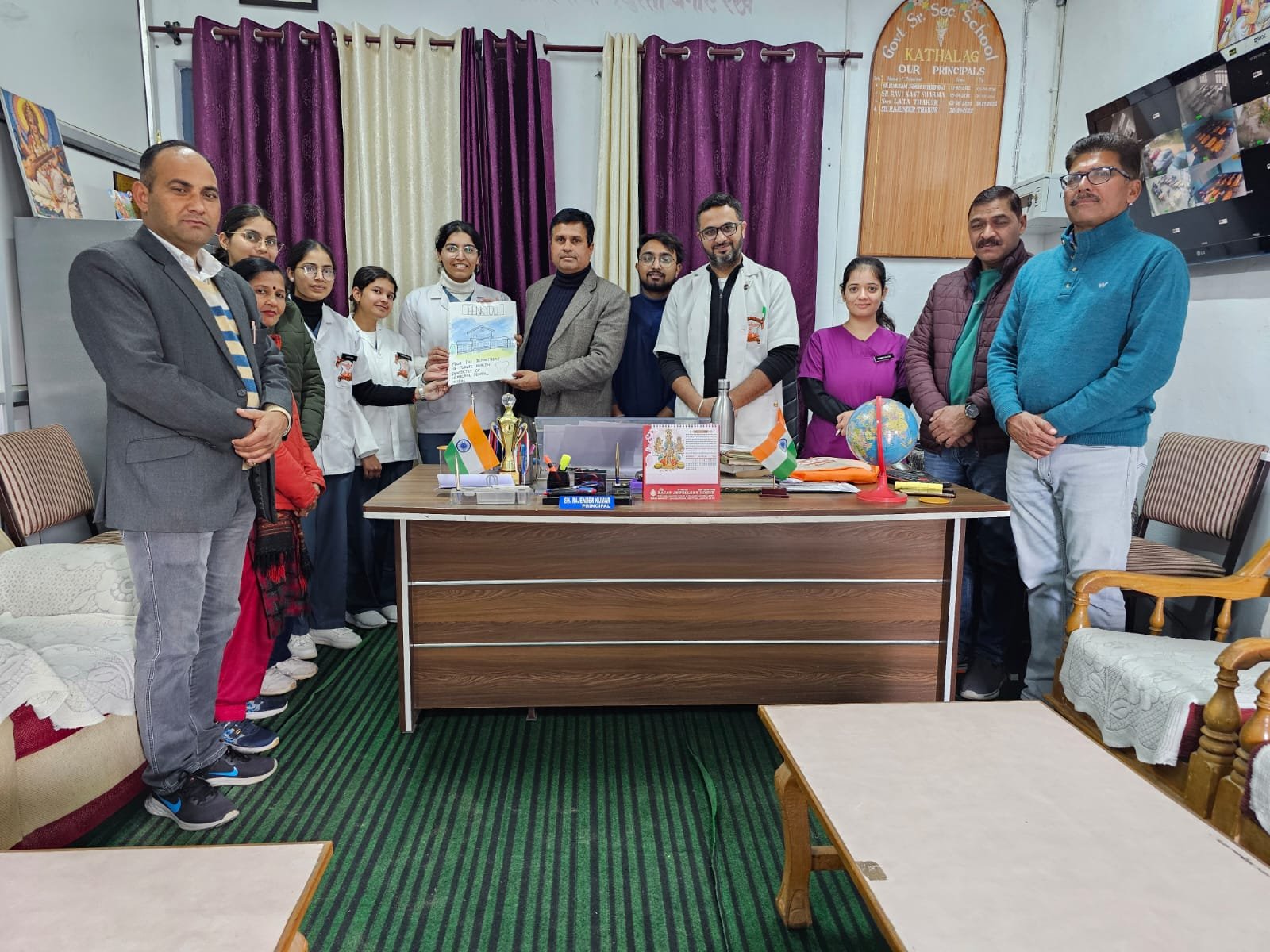 कठलग स्कूल में हिमाचल डेंटल कॉलेज सुंदरनगर ने लगाया दंत शिविर, छात्रों को मुंह और आम सेहत के बारे में दिया ज्ञान 