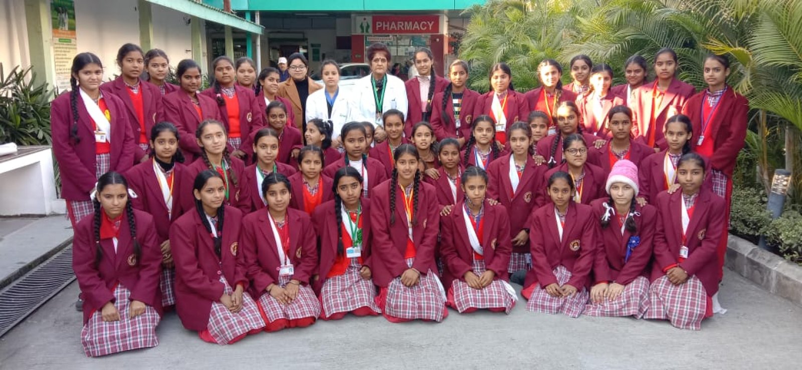 शैक्षणिक भ्रमण के चलते स्कूली छात्रों ने निहारा फोर्टिस हॉस्पिटल कांगड़ा, जरूरी जानकारियां की हांसिल