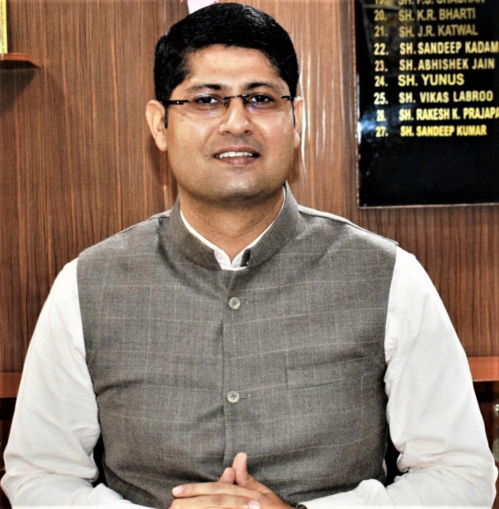 ई-श्रम पोर्टल पर पंजीकृत श्रमिकों के बनाए जाएंगे राशन कार्ड : उपायुक्त 