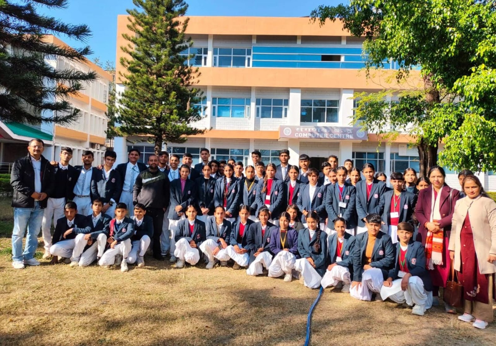 राजकीय वरिष्ठ माध्यमिक विद्यालय मोरसिंधी के छात्रों ने किया एनआईटी हमीरपुर का भ्रमण