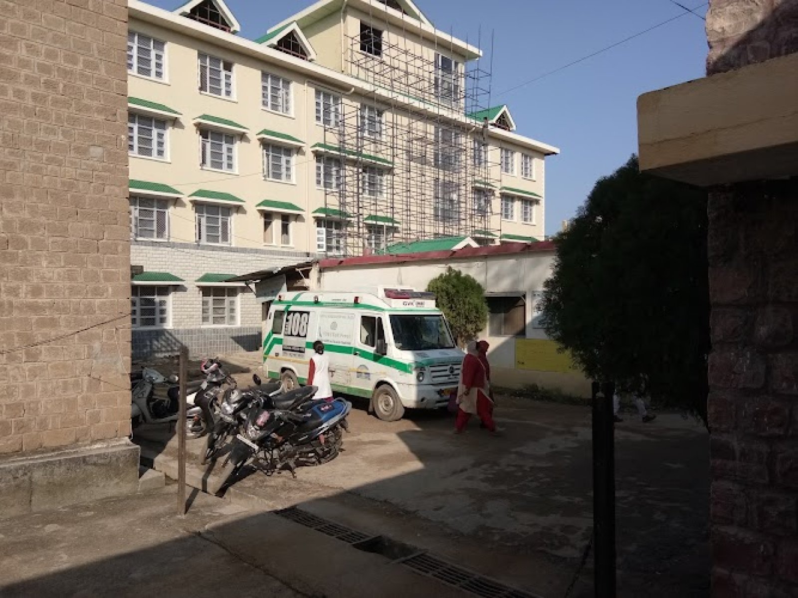 सिविल अस्पताल नादौन में आयुष्मान भव मेला का आयोजन, कई तरह के रोगियों का किया उपचार