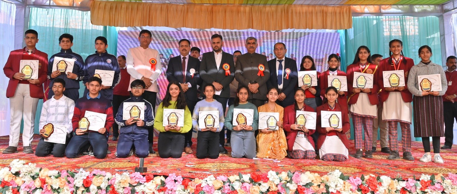 डीएवी भड़ोली स्कूल में वार्षिक पारितोषिक समारोह का आयोजन, बच्चों के संग झूमे विधायक संजय रतन व गोकुल बुटेल