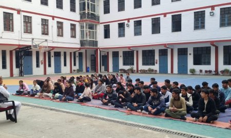 डीएवी कॉलेज कांगड़ा में एनएसएस कैंप के दौरान रिटायर्ड कैप्टन प्रीतम सिंह ने विधार्थियों को दिए स्वस्थ रहने के टिप्स