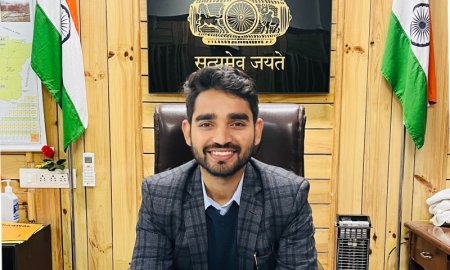 इशांत जसवाल ने कांगड़ा के नए एसडीएम के रूप में संभाला पदभार