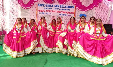 नादौन कन्या विद्यालय के वार्षिक समारोह कार्यक्रम में दिखी भारतीय संस्कृति की झलक।