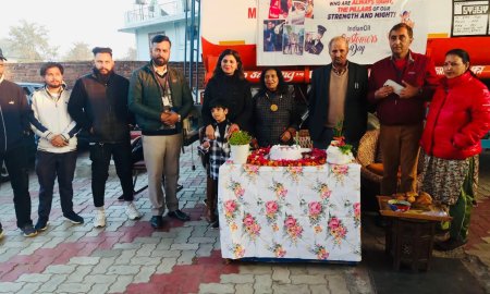 धौलाधार सर्विस स्टेशन कांगड़ा में मनाया इंडियन ऑयल कस्टमर दिवस