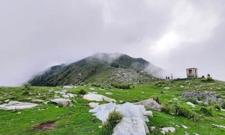 आदि हिमानी चामुंडा मंदिर के रास्ते सोलर लाइटें उखाडऩा शर्मनाक, पुलिस ले सख्त एक्शन : सुधीर शर्मा