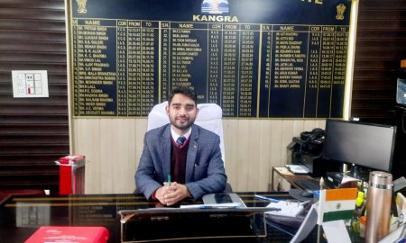 "सरकार गांव के द्वार" कार्यक्रम के तहत एसडीएम कांगड़ा ने अधिकारियों संग की बैठक