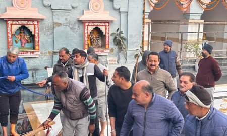 भगवान प्रभु श्री राम की प्राण प्रतिष्ठा के उपलक्ष में माता श्री बृजेश्वरी मन्दिर कांगड़ा मे चला सफाई अभियान