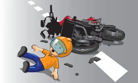 प्रशासन की लापरवाही के चलते , पतन बाजार में  बाइक सवार बुरी तरह से घायल 