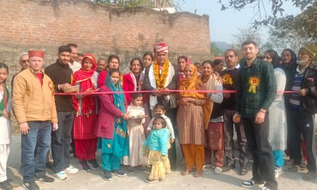 20 साल बाद विधायक संजय रत्न ने बनवाया हिरण पंचायत घर से सोसाइटी  तक का रास्ता