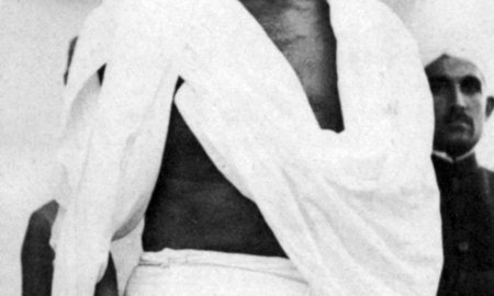 महात्मा गांधी की 76वीं पुण्यतिथि पर पीएम मोदी ने दी श्रद्धांजलि