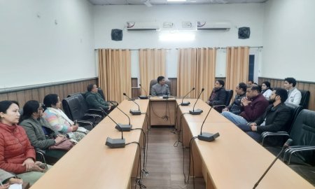 मेडिकल कॉलेज टांडा में हुई एंटी रैगिंग कमेटी की बैठक 