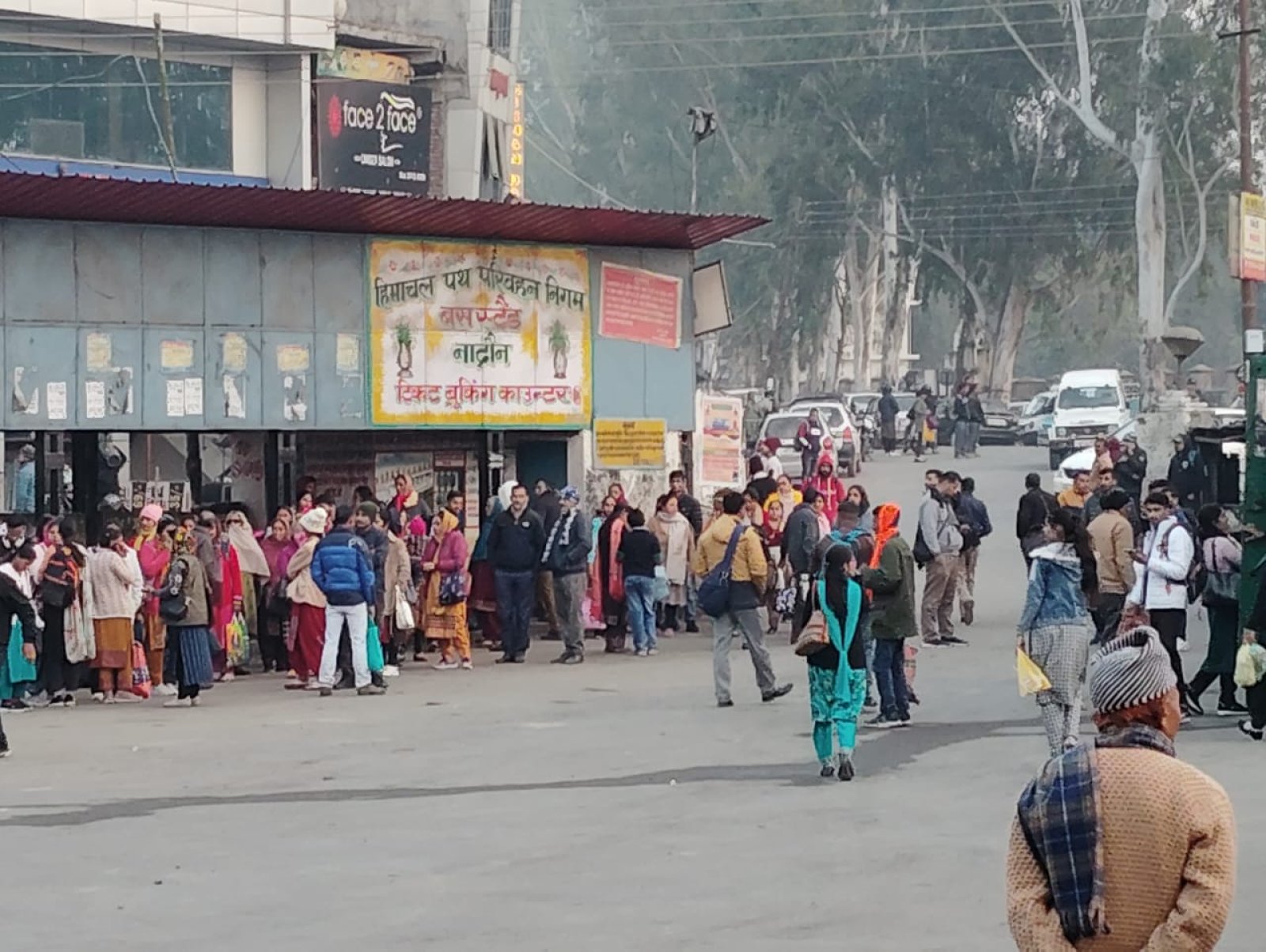  नादौन में भारी मात्रा में दिखा, ट्रक चालकों की हड़ताल का असर 