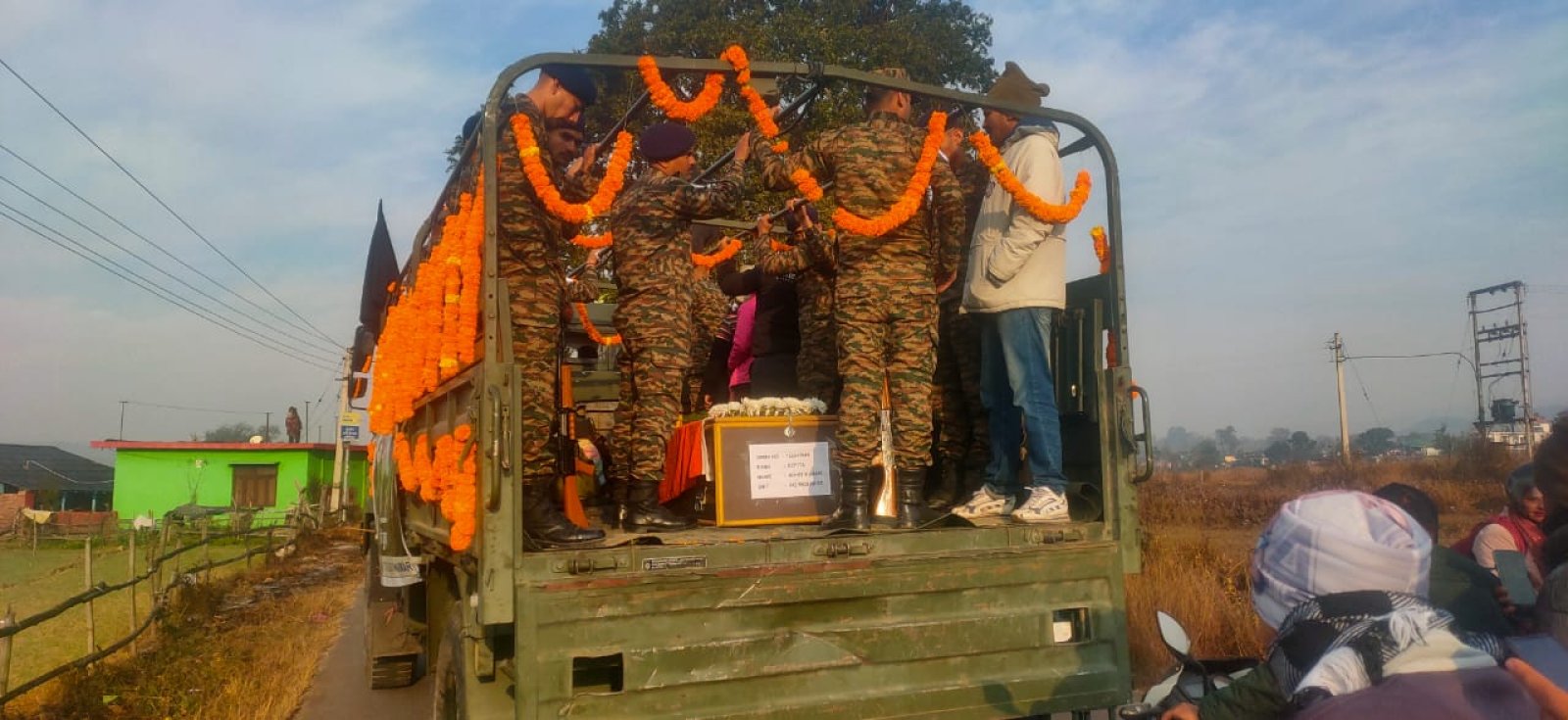 चाइना बार्डर पर शहीद हुए रोहित को राजकीय सम्मान के साथ दी विदाई