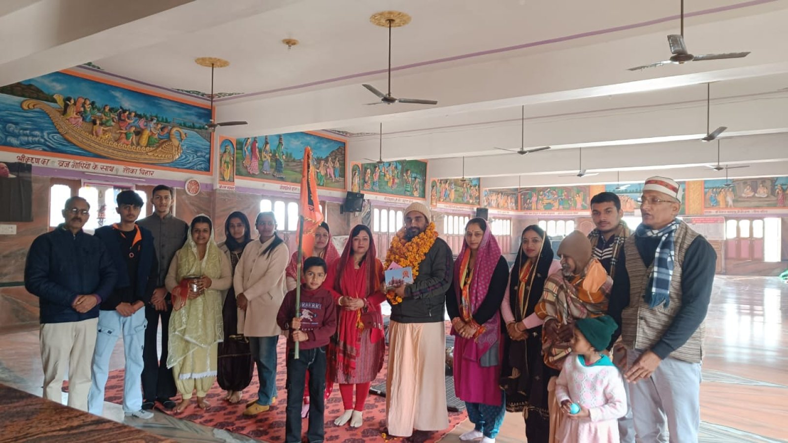 विश्व हिंदू परिषद नादौन ने श्री चैतन्य महाप्रभु गौड़िय मठ के मंदिर में दिया राम मंदिर प्राण प्रतिष्ठा का निमंत्रण 