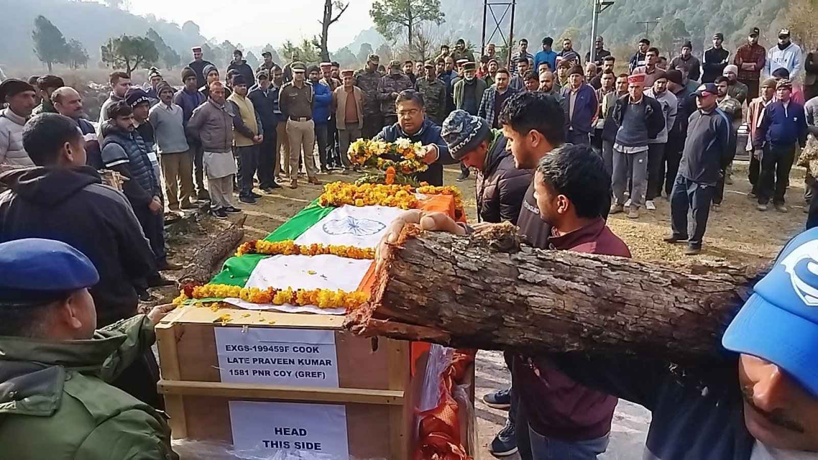 पालमपुर क्षेत्र  के गांव  द्रोवी के शहीद का राजकीय सम्मान के साथ अंतिम संस्कार