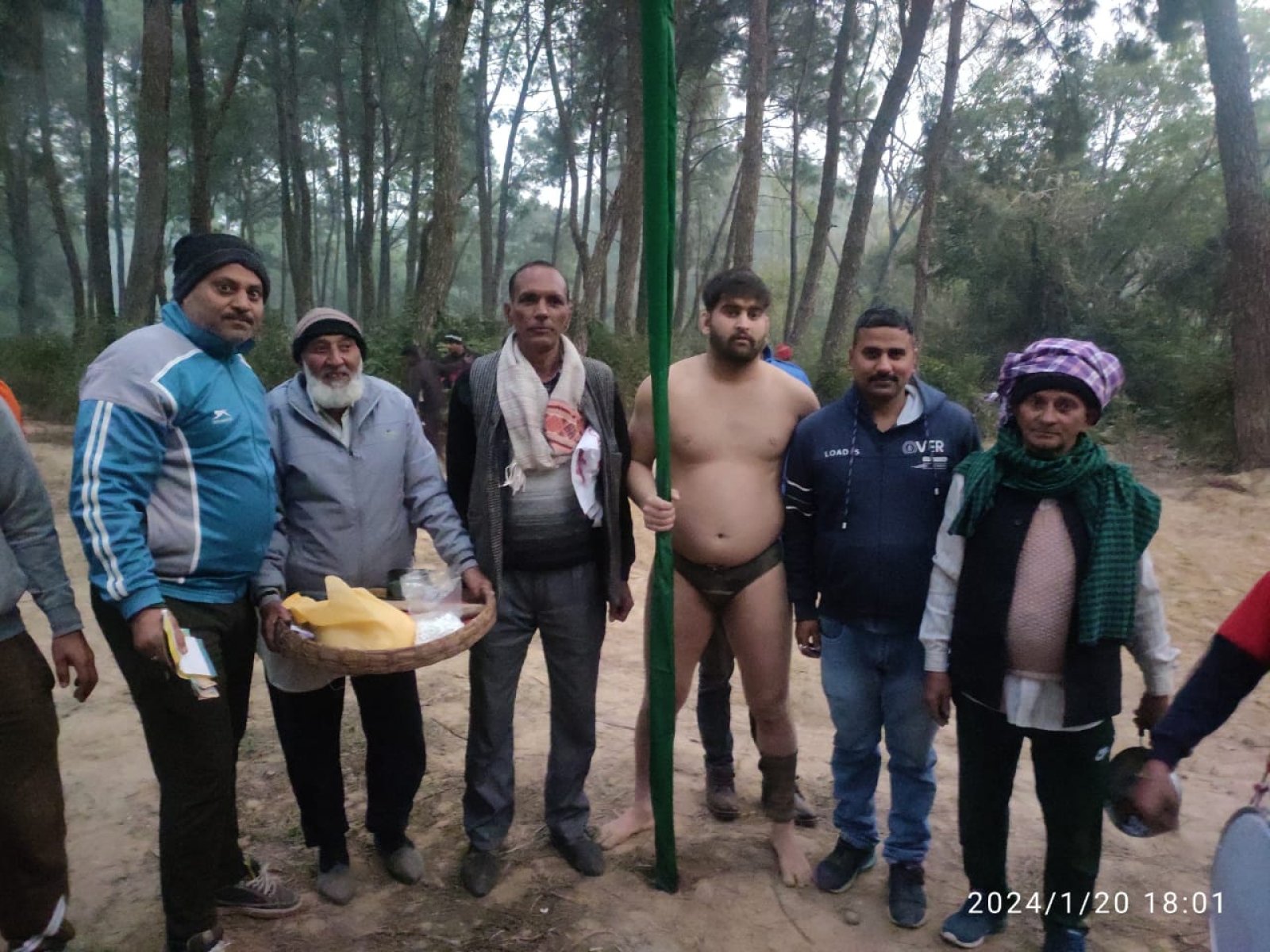 नादौन के तरकेड़ी गांव के टोडापीर छिंज मेले में पहलवान साहिल प्रागपुर ने मारी बाज़ी।