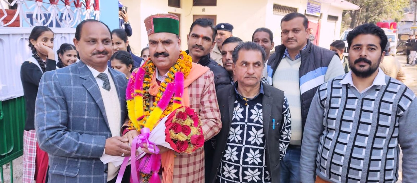 झिरालडी स्कूल में मनाया वार्षिक परितोषिक वितरण समारोह विधायक इंद्र दत्त लखनपाल रहे मुख्यातिथि