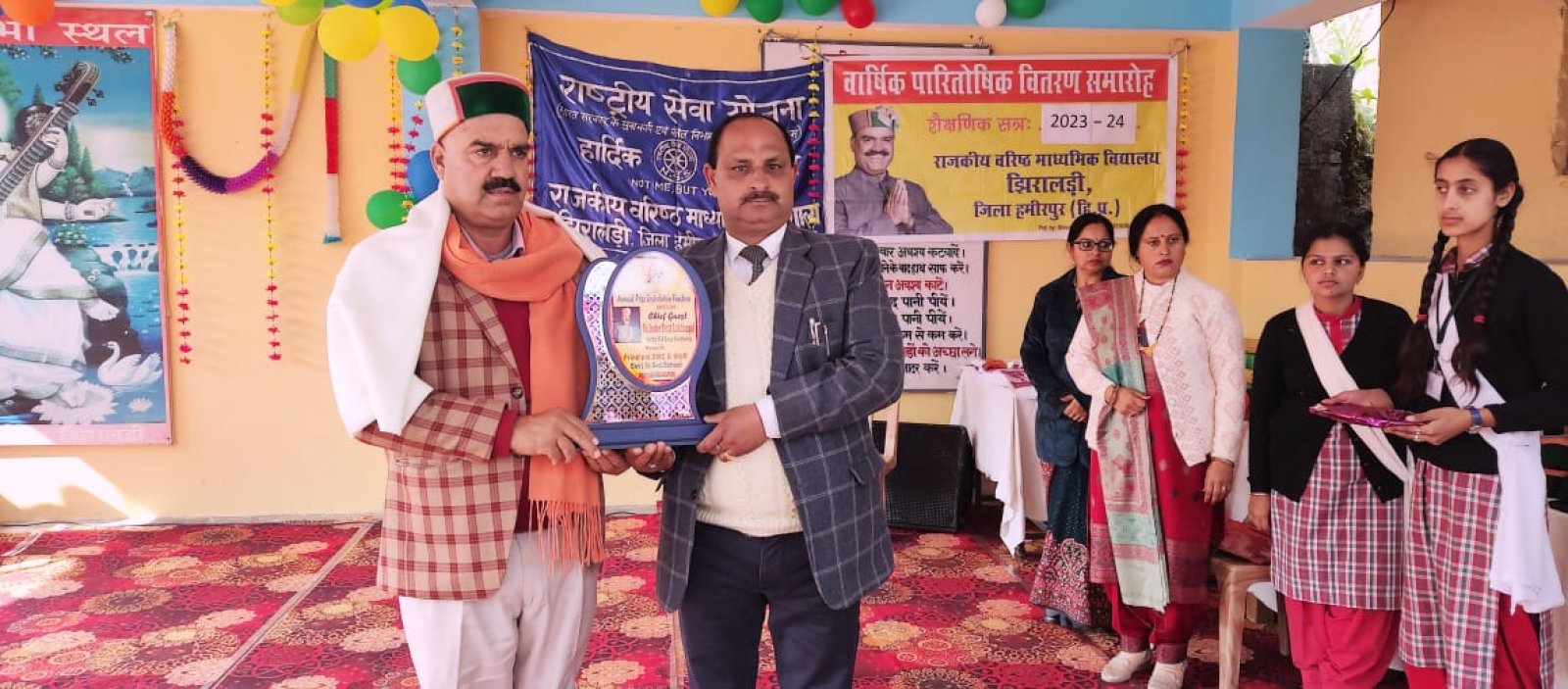 झिरालडी स्कूल में मनाया वार्षिक परितोषिक वितरण समारोह विधायक इंद्र दत्त लखनपाल रहे मुख्यातिथि