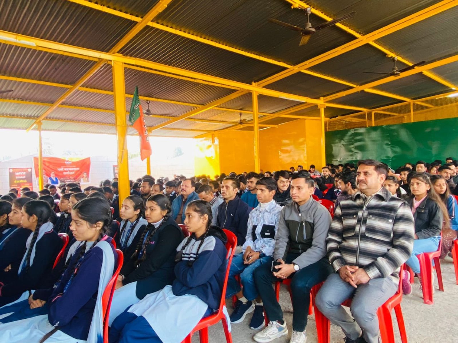 विधायक पवन काजल ने युवाओं को किया मतदान के प्रति जागरूक