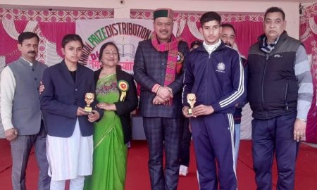 गंगथ स्कूल में मनाया वार्षिक परितोषिक वितरण समारोह