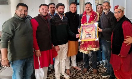 मां ज्वालादेवी मंदिर में मंत्री राजेश धर्मानी ने नवाज़ा शीश 