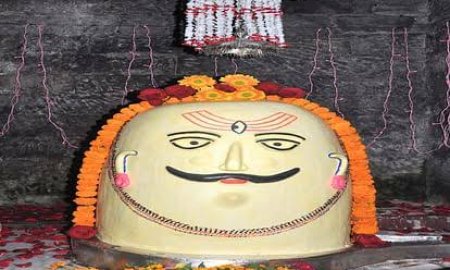 स्वयंभू शिवलिंग पर हरिहर नाथ स्वामी के रूप में दिखे बाबा भूतनाथ