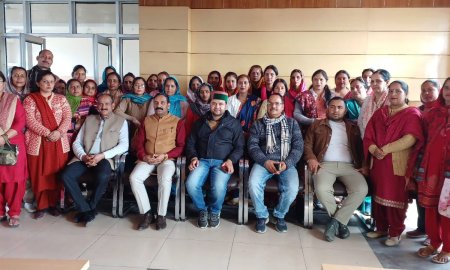 नादौन के सामुदायिक भवन में सहायता समूह प्रशिक्षण शिविर का हुआ आयोजन 