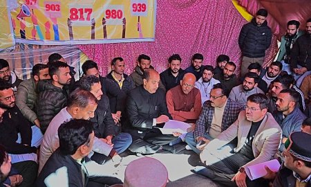 प्रदेश सरकार सिर्फ युवाओं को परेशान कर रही है: जयराम ठाकुर