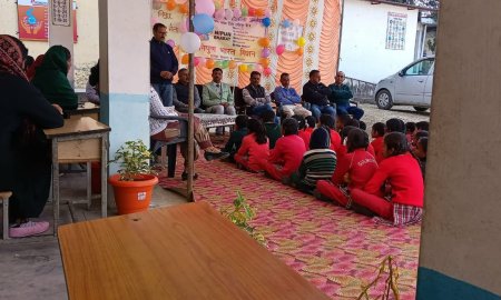 अमलैहड़ स्कूल में हुआ निपुण मेले का आयोजन