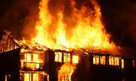 कुपड़ी गांव में एक घर में लगी आग, हुआ लाखों का नुकसान