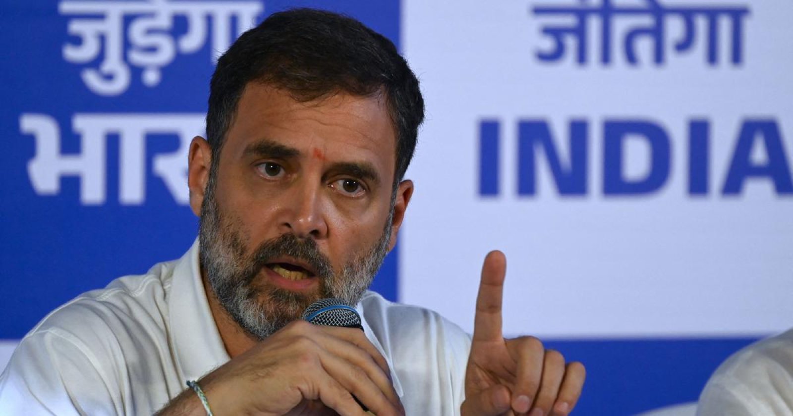 कांग्रेस ने झारखंड सरकार बचाने में लगाई पूरी ताकत