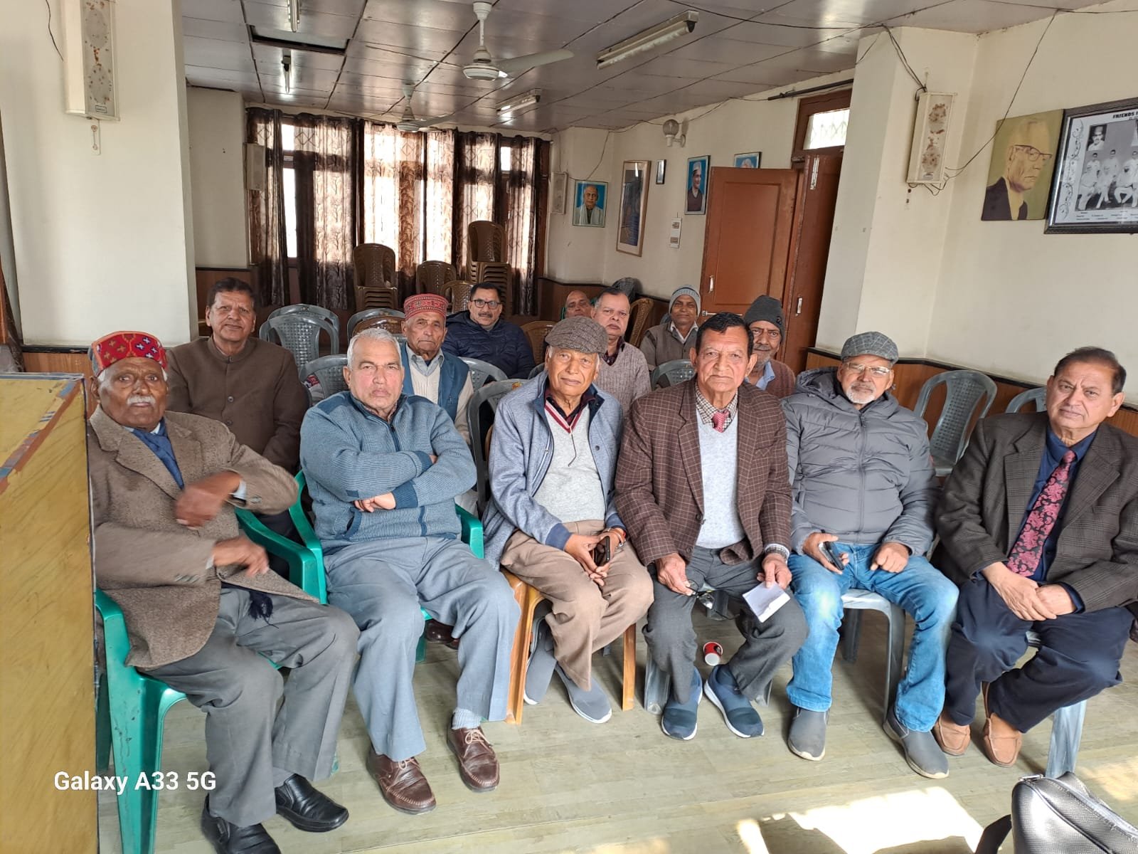यशपाल साहित्य सदन में रिटायर्ड इंप्लाइज वेलफेयर एसोसिएशन की बैठक हुई आयोजित