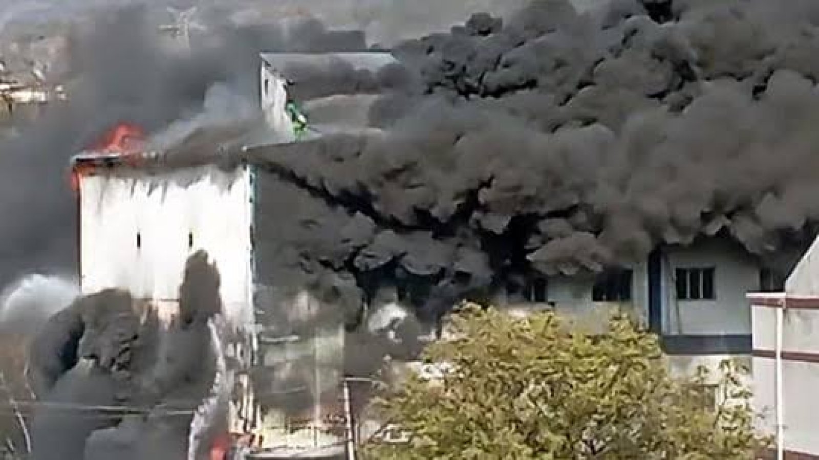 बद्दी अग्निकांड की जांच में जुटी केंद्रीय फोरेंसिक टीम, फैक्ट्री के अंदर व बाहर से जुटाए सैंपल