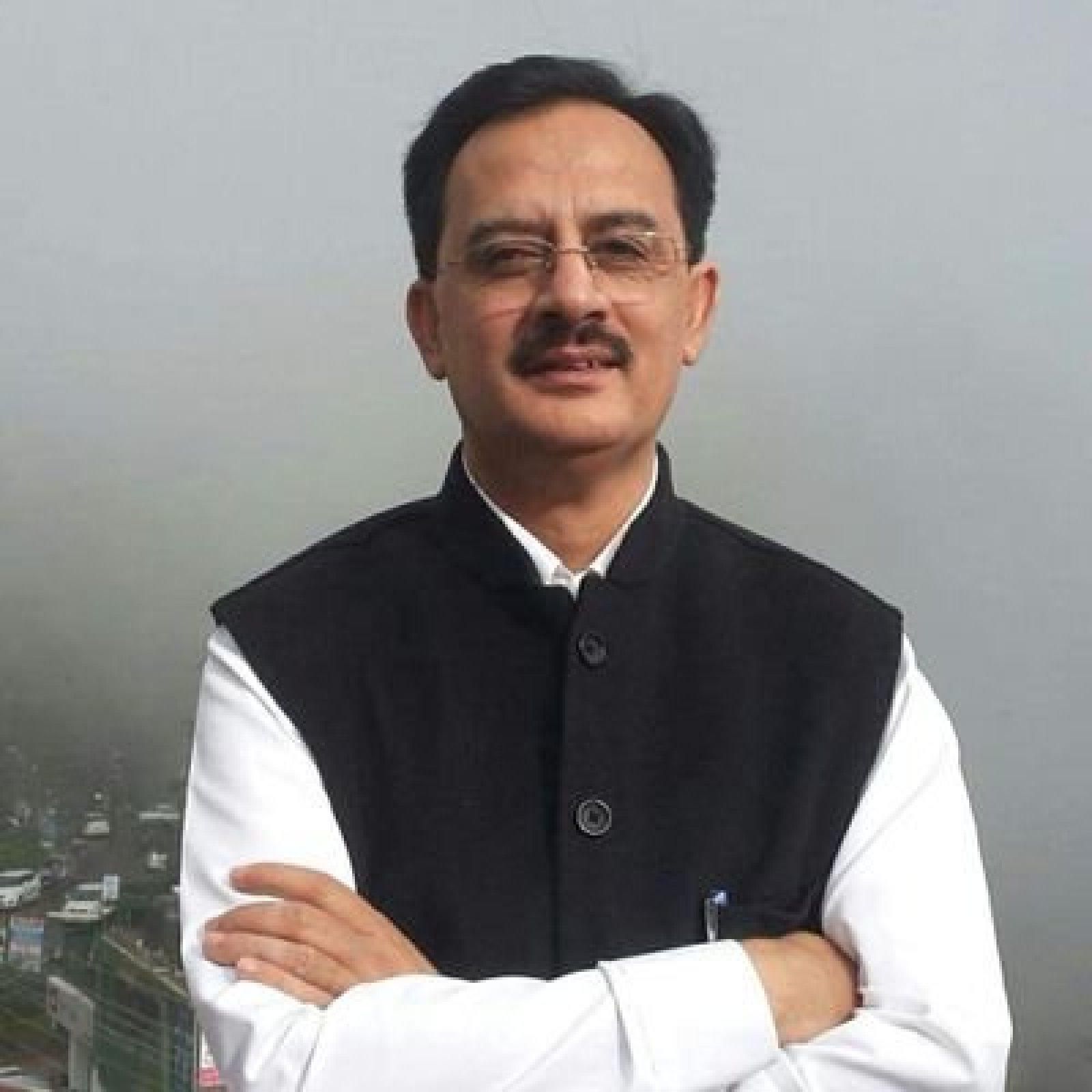 प्रदेश सरकार निवेश के लिए अनुकूल माहौल तैयार कर रही है : हर्षवर्धन चौहान