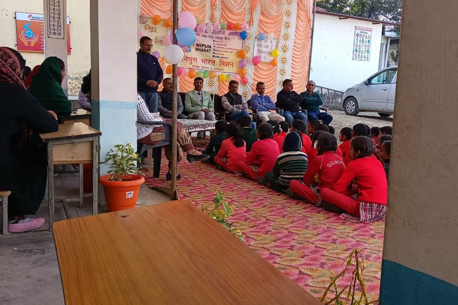 अमलैहड़ स्कूल में हुआ निपुण मेले का आयोजन