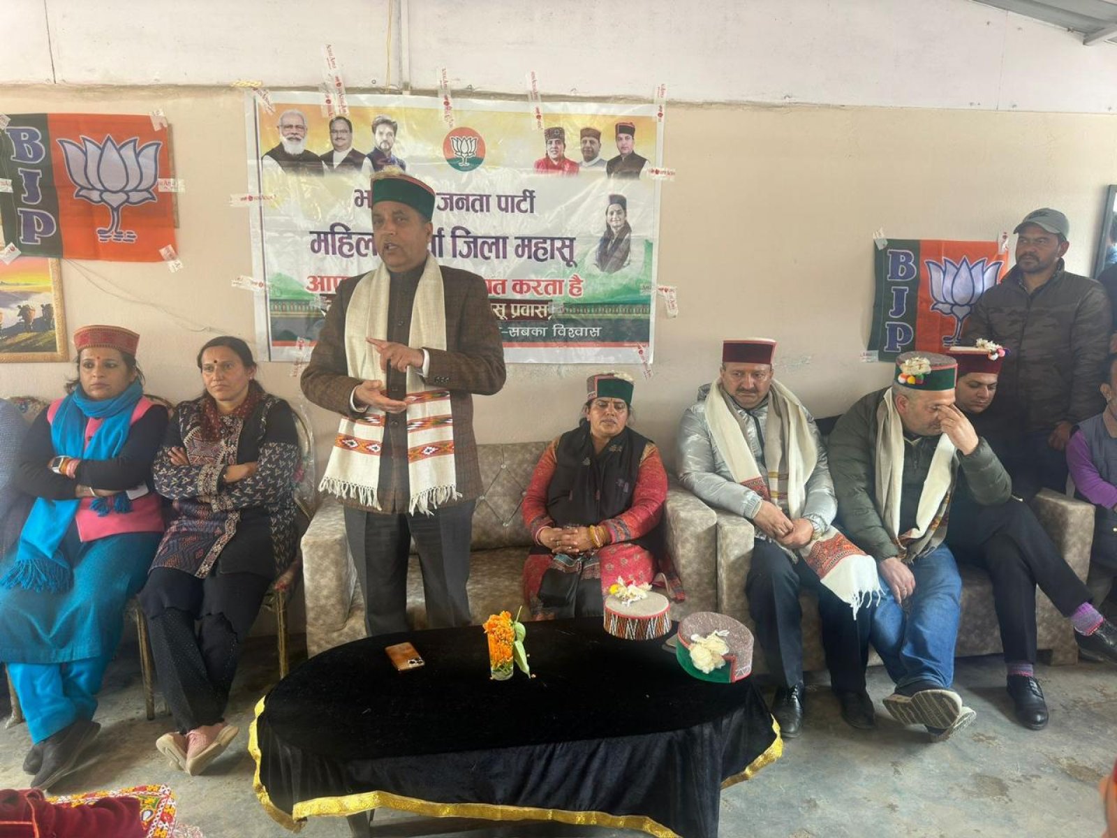 राज्य सरकार हर मोर्चे पर विफल, केंद्र की योजनाओं के सहारे चल रहा प्रदेश: जयराम ठाकुर
