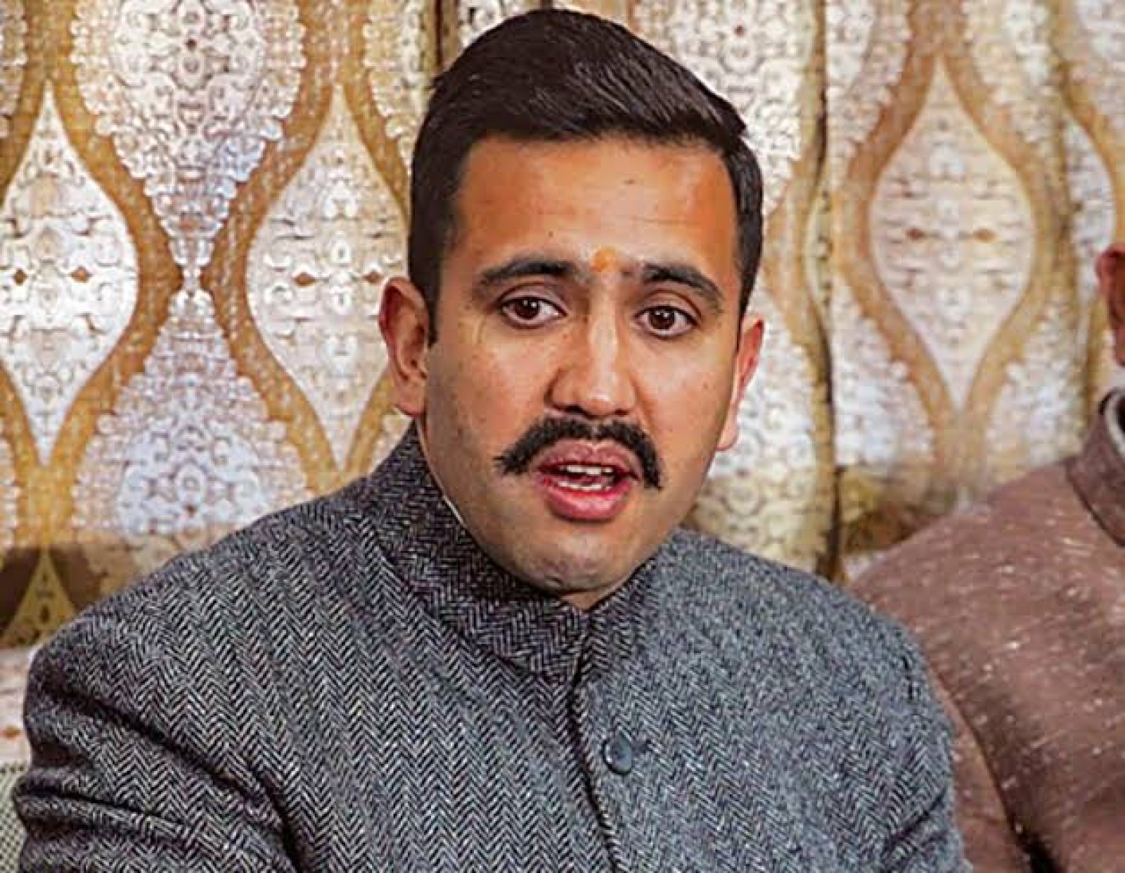 विक्रमादित्य सिंह को मनाने में सफल रहा हाईकमान लिया इस्तीफा वापिस