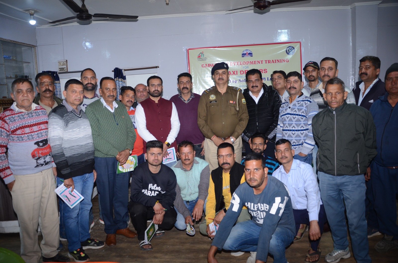 हिल टॉप सॉल्यूशन प्राइवेट लिमिटेड ने टैक्सी चालकों के लिए जागरूकता शिविर का किया आयोजन