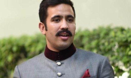 बागी विधायकों से मिलने के बाद दिल्ली रवाना हुए विक्रमादित्य सिंह