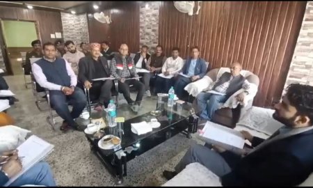 चैत्र नवरात्रों में श्रद्धालुओं को उचित व्यवस्था प्रदान करने के लिए मंदिर प्रशासन ने किया बैठक का आयोजन